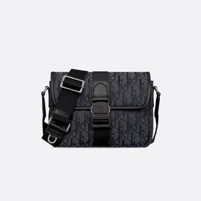 Dior Trek 플랩 스트랩백